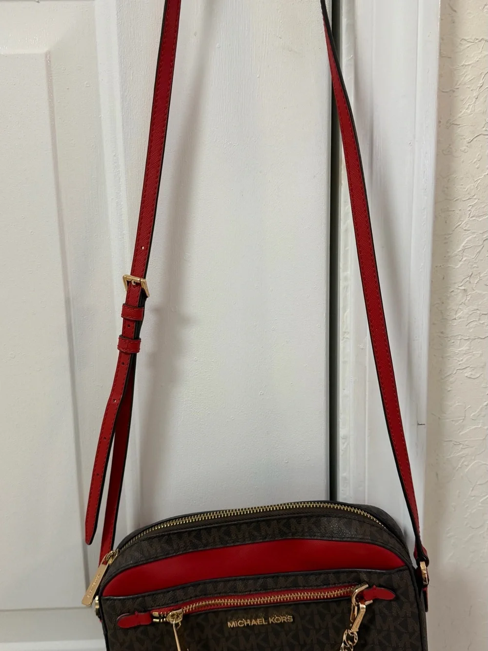 Michael Kors Brown and Red Chain-Accent Shoulder Bag one strap needs sewn pix